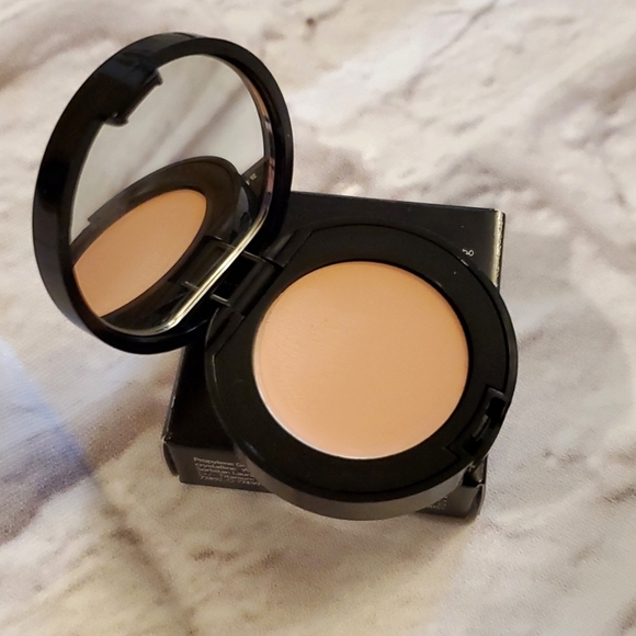 🌸BOBBI BROWN COLOR CORRECTOR IN THE COLOR (EXTRA LIGHT BISQUE). - Picture 8 of 11